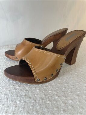 Vintage Bongo wooden platform clogs tan leather and silver-tone studs OG 70s 80s